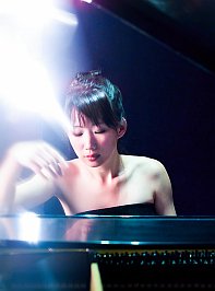 Cindy Lam, piano