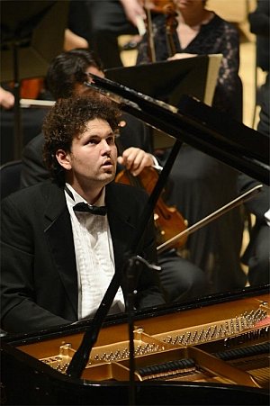 Vladimir Khomyakov, piano