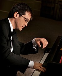 ViktorValkov, piano