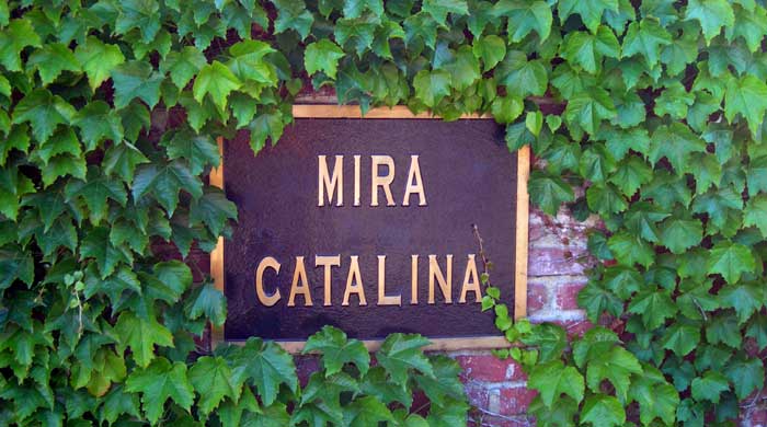 Mira Catalina Entrance