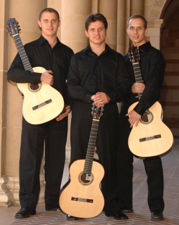Triada Guitar Trio